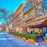 Luxury Exclusive 3 Bedroom Downtown Apartment